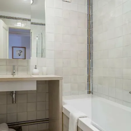 דירה Alfama Castle District Best Views Panoramic Balcony 3 Bedrooms 2 Bathrooms 1st Floor Ac ליסבון
