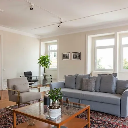 דירה Alfama Castle District Best Views Panoramic Balcony 3 Bedrooms 2 Bathrooms 1st Floor Ac ליסבון