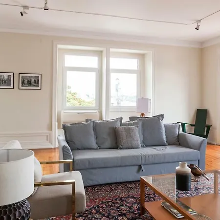 Alfama Castle District Best Views Panoramic Balcony 3 Bedrooms 2 Bathrooms 1st Floor Ac דירה ליסבון