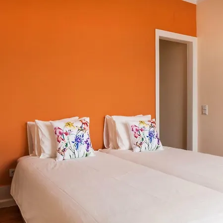 Alfama Castle District Best Views Panoramic Balcony 3 Bedrooms 2 Bathrooms 1st Floor Ac * ליסבון