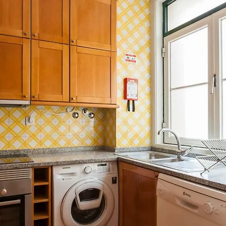 Alfama Castle District Best Views Panoramic Balcony 3 Bedrooms 2 Bathrooms 1st Floor Ac דירה ליסבון