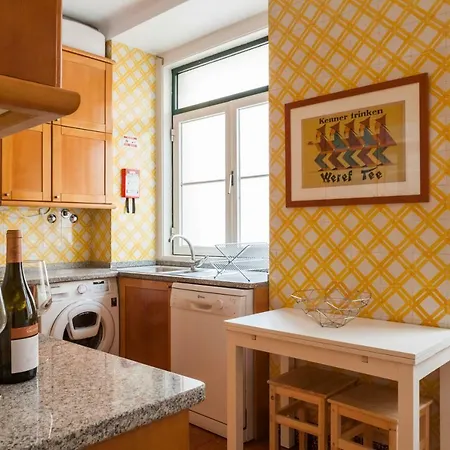 Alfama Castle District Best Views Panoramic Balcony 3 Bedrooms 2 Bathrooms 1st Floor Ac דירה *