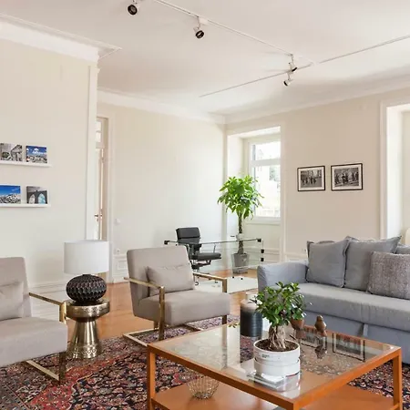 Alfama Castle District Best Views Panoramic Balcony 3 Bedrooms 2 Bathrooms 1st Floor Ac דירה ליסבון